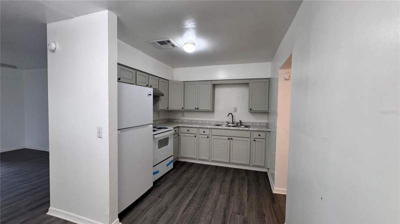 4 bedroom Single Family Residence at 8315 Libby Lane, Sanson Park Unit 2, Tampa — photo 5