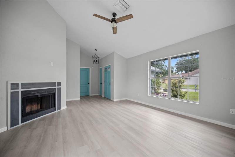 3 bedroom Single Family Residence at 2041 Shadow Pine Drive, Peppermill At Providence Lakes, Brandon — photo 2