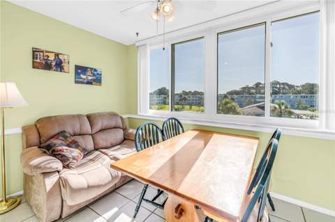 4715 Bay Street #320, St Petersburg FL - photo 6 of 33