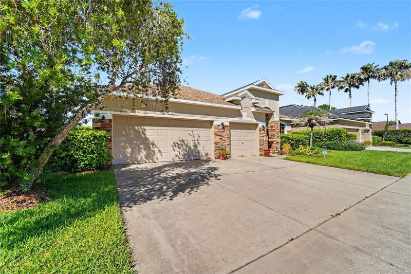 4 bedroom Single Family Residence at 27236 Hollybrook Trail, Saddlebrook Village West, Wesley Chapel — photo 2