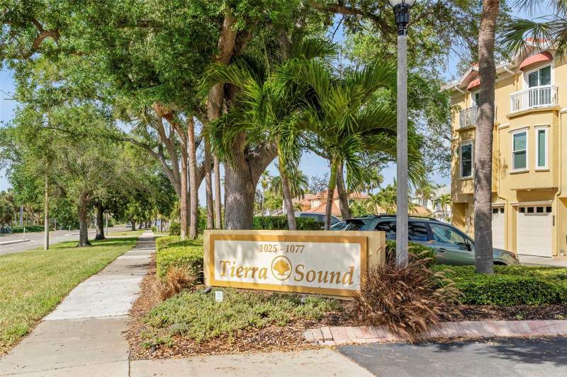 3 bedroom Townhouse at 1071 Pinellas Bayway, Tierra Sound Twnhms, St Petersburg — photo 3