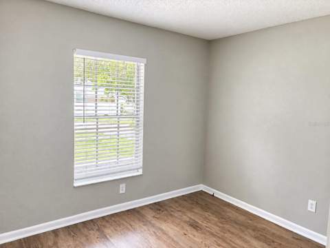 432 Regal Park Drive, Valrico FL - photo 10 of 18