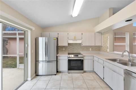 8821 Parliament Court, Kissimmee FL - photo 7 of 33