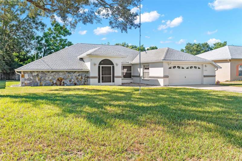 3 bedroom Single Family Residence at 10460 Utah Street, Spring Hill, Spring Hill — photo 3