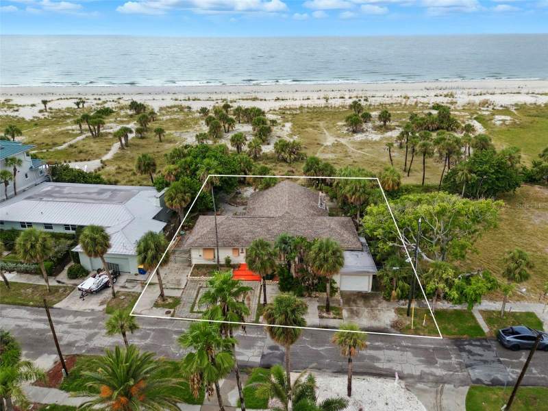 3 bedroom Single Family Residence at 1024 Eldorado Avenue, Mandalay Sub, Clearwater Beach — photo 3