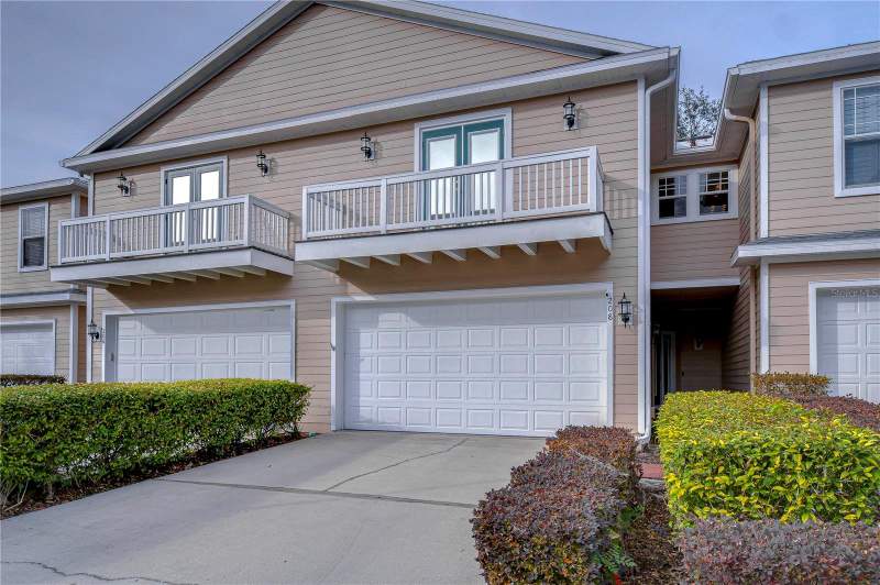 Lumsden Reserve Townhomes