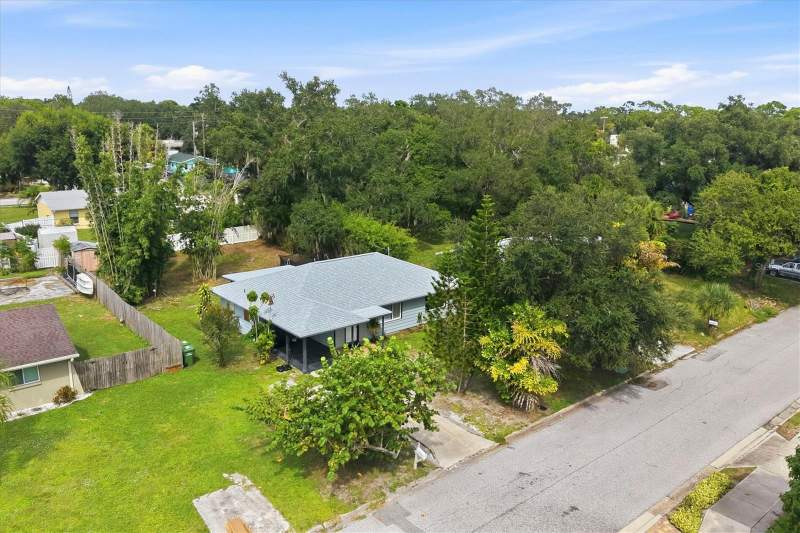 3 bedroom Single Family Residence at 2533 Hawthorne Street, Alfred Park, Sarasota — photo 2