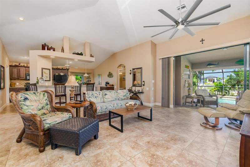 3 bedroom Single Family Residence at 2239 Old Burnt Store Road, Cape Coral, Cape Coral — photo 4