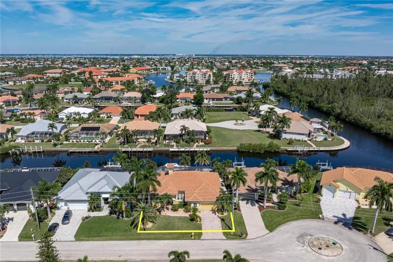 3 bedroom Single Family Residence at 1448 Kiwi Court, Punta Gorda Isles Sec 14, Punta Gorda — photo 2