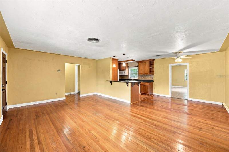 3 bedroom Single Family Residence at 4310 Dr Martin Luther King Jr Street, Lake Maggiore Park Rev, St Petersburg — photo 5