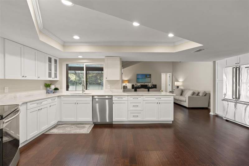 4 bedroom Single Family Residence at 13916 Middle Park Drive, Carrollwood Village Ph Two, Tampa — photo 4
