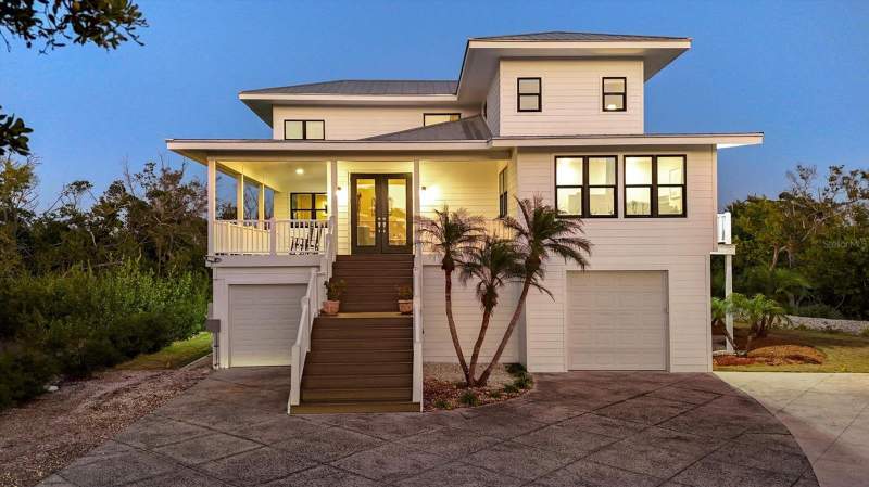 4 bedroom Single Family Residence at 5010 Grouper Hole Court, East Shore Acres, Boca Grande — photo 2