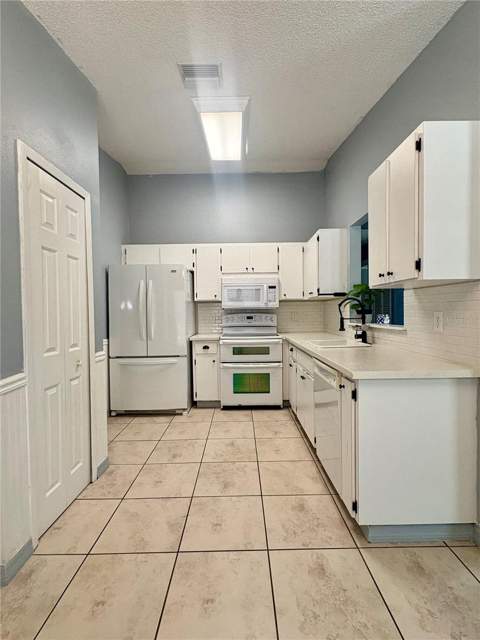 1021 Alpug Avenue, Oviedo FL - photo 11 of 40