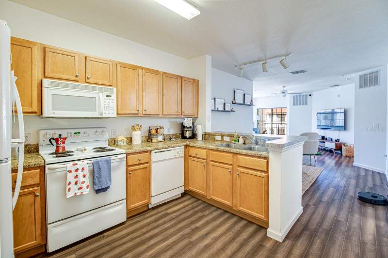 2 bedroom Condominium at 5550 E Michigan Street #2306, Registry At Michigan Park Condominium, Orlando — photo 3