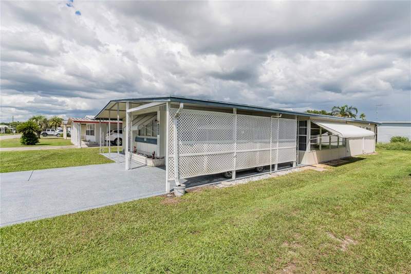 2 bedroom Manufactured Home at 5302 Powhattan Street, Lake Betmar Estates, Zephyrhills — photo 3