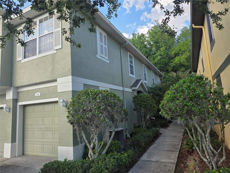 2 bedroom Townhouse at 27625 Pleasure Ride Loop, Saddle Creek Manor, Wesley Chapel — photo 3
