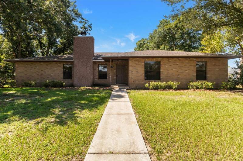 4 bedroom Single Family Residence at 2417 ROSLYN LANE, SUMMIT RIDGE, LAKELAND — photo 1