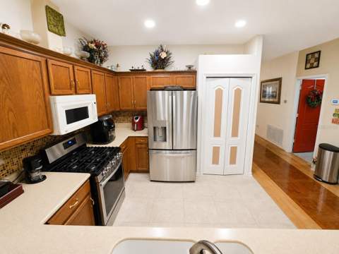 9305 Mandrake Court, Tampa FL - photo 7 of 32