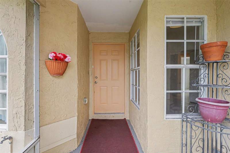 3 bedroom Single Family Residence at 1607 Widelake Court, Heather Lakes Unit Xxx1V, Brandon — photo 4