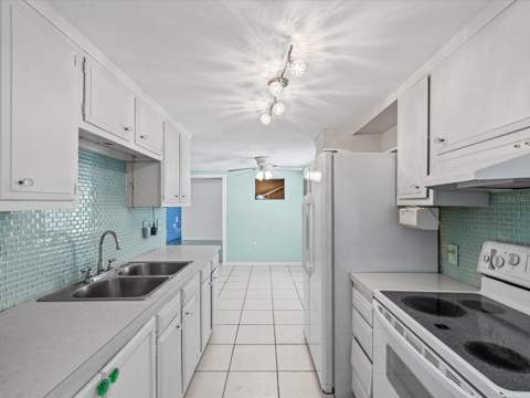 9931 Golden Loop, New Port Richey FL - photo 11 of 35