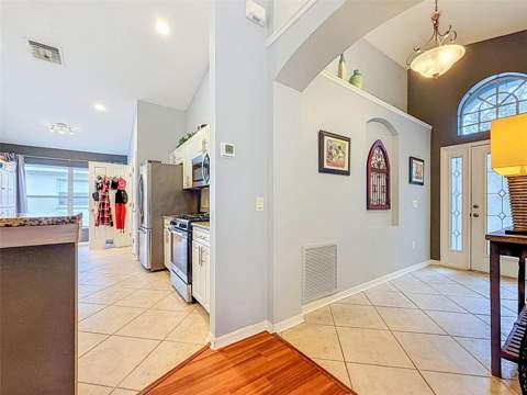 5720 Hawklake Rd, Lithia FL - photo 6 of 6