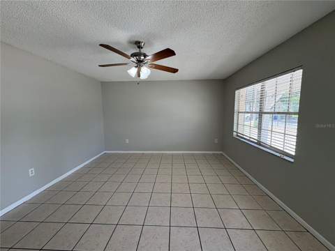 2285 Crystal Grove Lane, Lakeland FL - photo 6 of 47