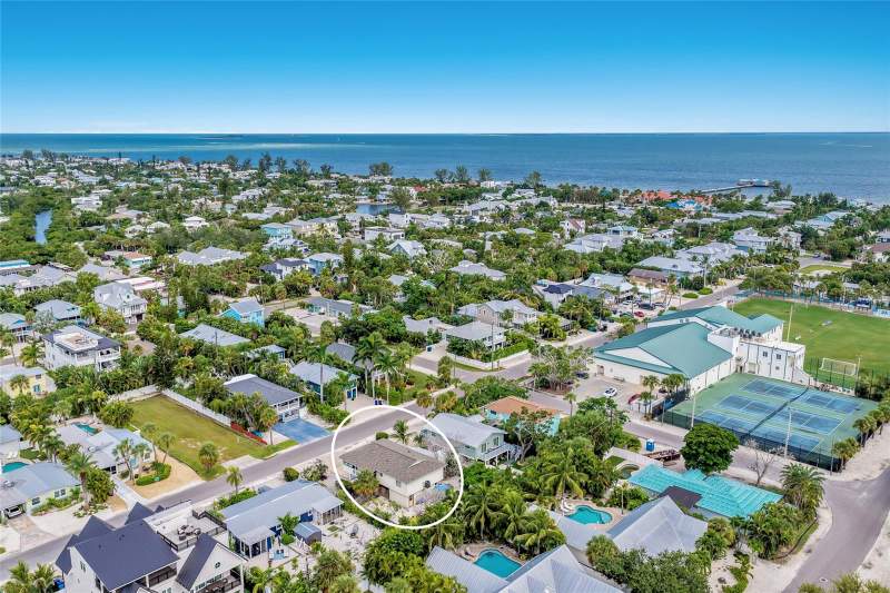 3 bedroom Single Family Residence at 313 Magnolia Avenue, Bimini Bay Colony Club, Anna Maria — photo 3