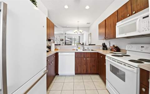 1280 S Beach Circle, Kissimmee FL - photo 8 of 27