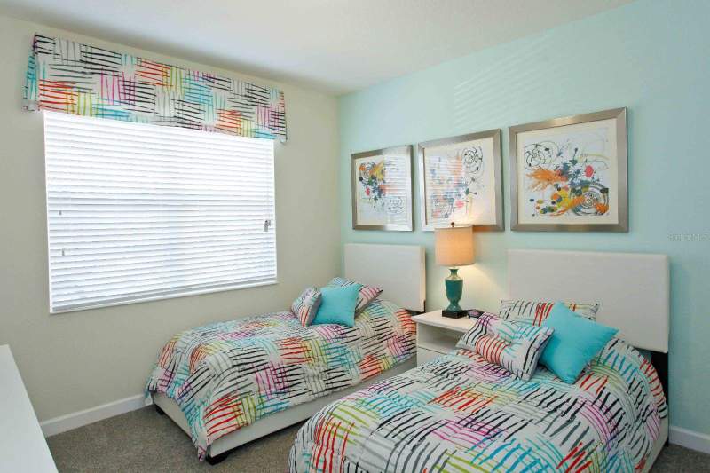 5 bedroom Single Family Residence at 4839 Kings Castle Circle, Storey Lake, Kissimmee — photo 4
