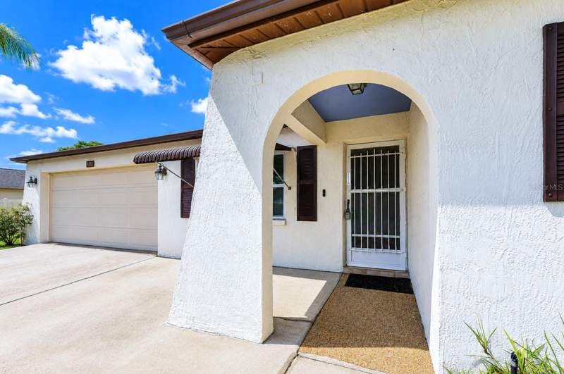 3 bedroom Single Family Residence at 8811 Martinique Lane, Radcliffe Estates, Port Richey — photo 4
