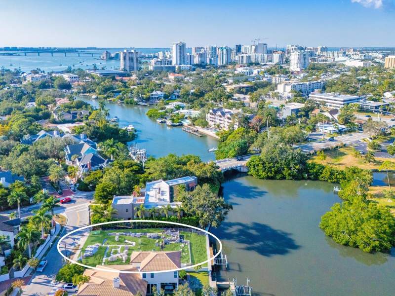 4 bedroom Single Family Residence at 1821 Lincoln Drive, Avondale Rep, Sarasota — photo 3