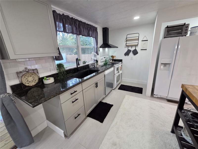 3 bedroom Manufactured Home at 1846 Fruitland Park Boulevard, Fla Fruitland Park Trop Homesites, Fruitland Park — photo 4