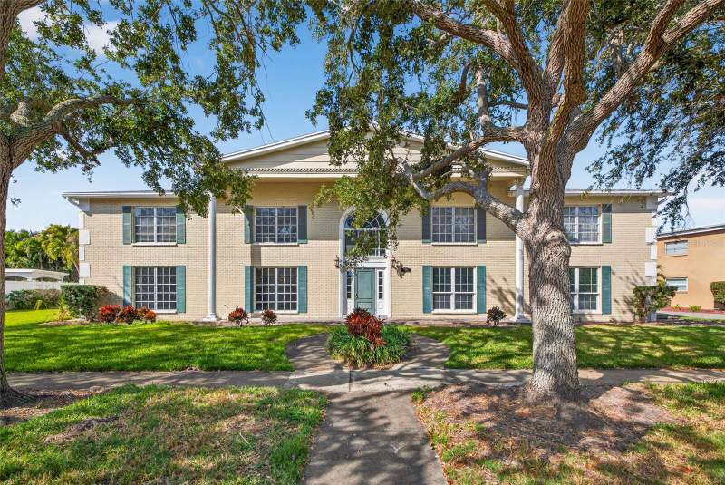 Eden Isle Condo Of St Petersburg