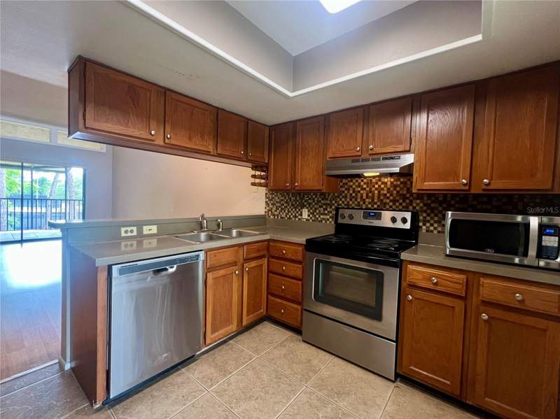 2 bedroom Condominium at 142 Woodlake Wynde #48, East Lake Woodlands Woodlake Run, Oldsmar — photo 4