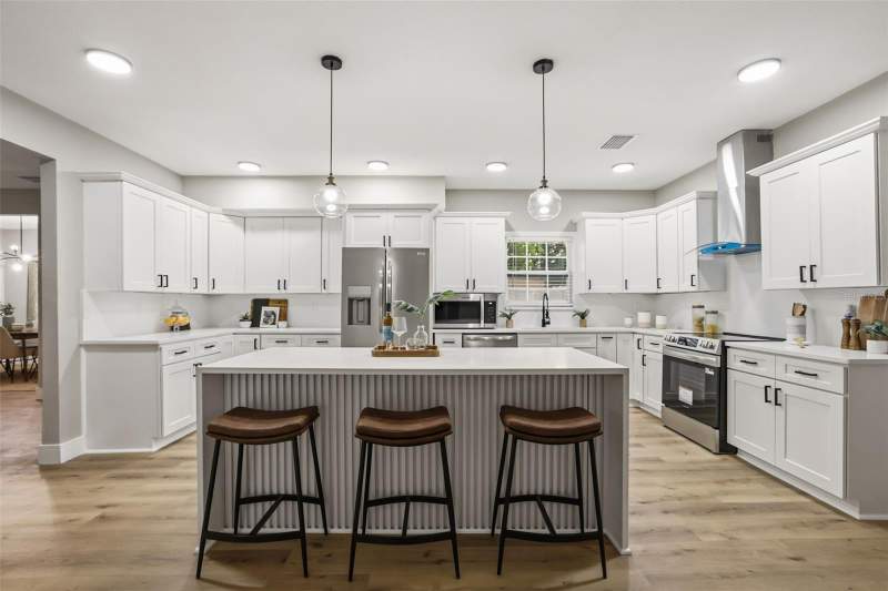 5 bedroom Single Family Residence at 15 E Laurel Street, Dream Lake Heights, Apopka — photo 4