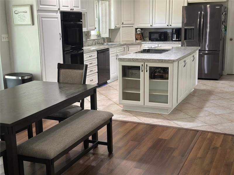4 bedroom Single Family Residence at 31109 Deal Drive, Mount Plymouth, Mount Plymouth — photo 5