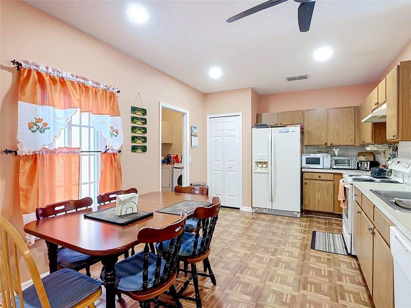 3 bedroom Single Family Residence at 1014 Deddington Place, Poinciana Village 2 Nbhd 1, Kissimmee — photo 4