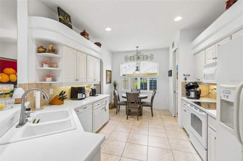 5212 Esplande Court, Brooksville FL - photo 11 of 91