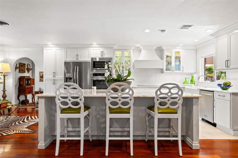 5 bedroom Single Family Residence at 1124 Seville Lane, Eden Shores Sec 10, St Petersburg — photo 3