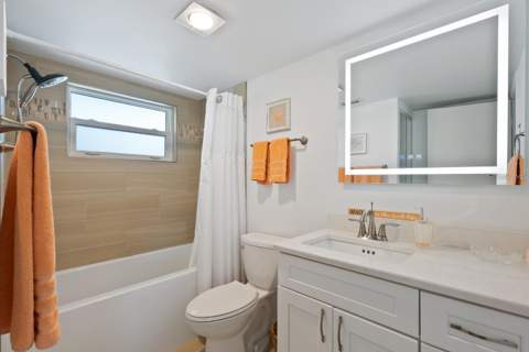 1250 N Portofino Drive #304, Sarasota FL - photo 21 of 45
