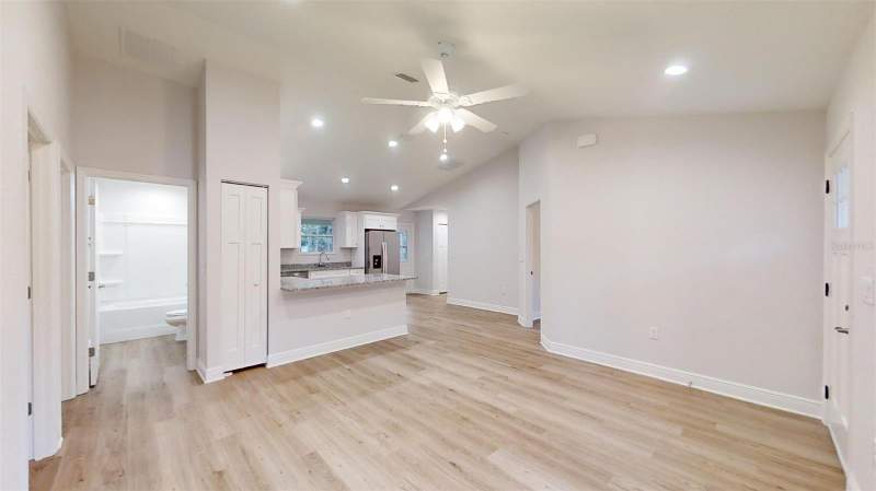 3 bedroom Single Family Residence at 24304 NW Tamarind Lane, Rainbow Lakes Estates, Dunnellon — photo 3