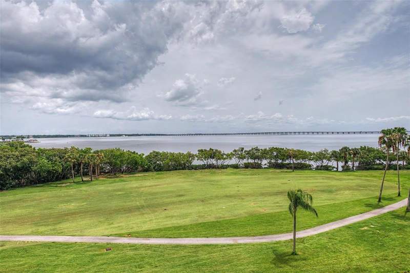 1 bedroom Condominium at 2618 Cove Cay Drive #505, Cove Cay 26-18 Village I, Clearwater — photo 4