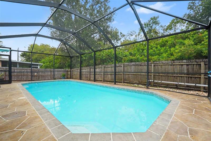 3 bedroom Single Family Residence at 8064 Fawnridge Circle, Woodlands Unit No 1 The, Tampa — photo 4