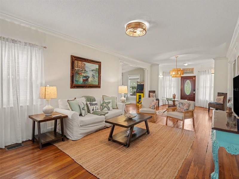 4 bedroom Single Family Residence at 1529 1st Avenue, Mrs Laura Houghs, Bradenton — photo 5