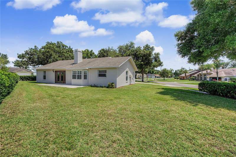 3 bedroom Single Family Residence at 6208 Huntington Drive, Silver Oaks, Zephyrhills — photo 5