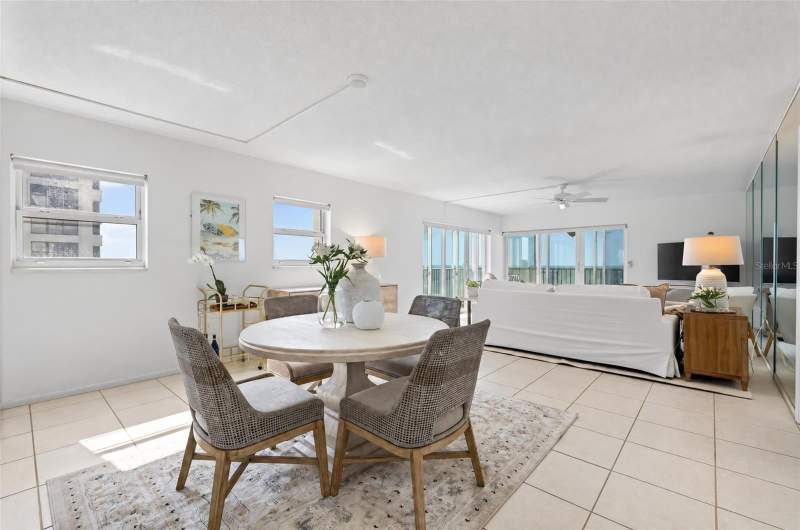 2 bedroom Condominium at 633 Alhambra Road #508, Venice Sands, Venice — photo 2