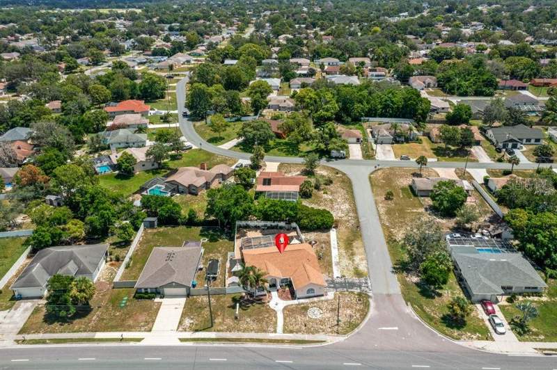 3 bedroom Single Family Residence at 11081 Fell Street, Spring Hill, Spring Hill — photo 2