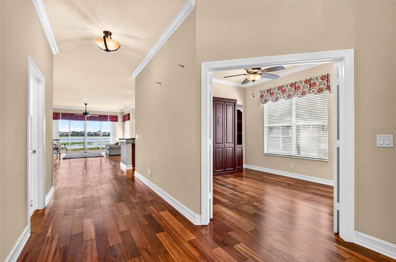 3 bedroom Single Family Residence at 15910 Golden Lakes Drive, Valencia Lakes Tr D Ph 1, Wimauma — photo 4