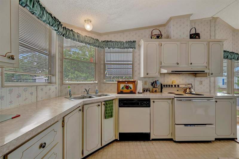 2 bedroom Manufactured Home at 106 N Saint George Circle, Caribbean Isles Residential Co, Apollo Beach — photo 5