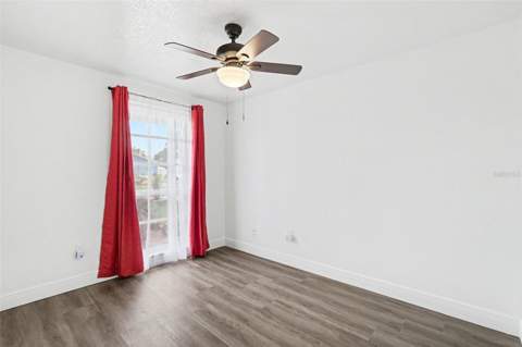 8253 Greenleaf Circle, Tampa FL - photo 17 of 22